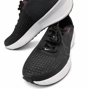 Nike Interact Run Sneakers Black/White – Women’s 7.5